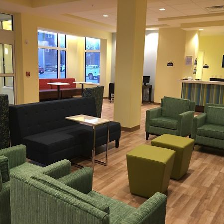 Days Inn & Suites By Wyndham Kearney Ne Extérieur photo