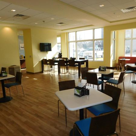 Days Inn & Suites By Wyndham Kearney Ne Extérieur photo