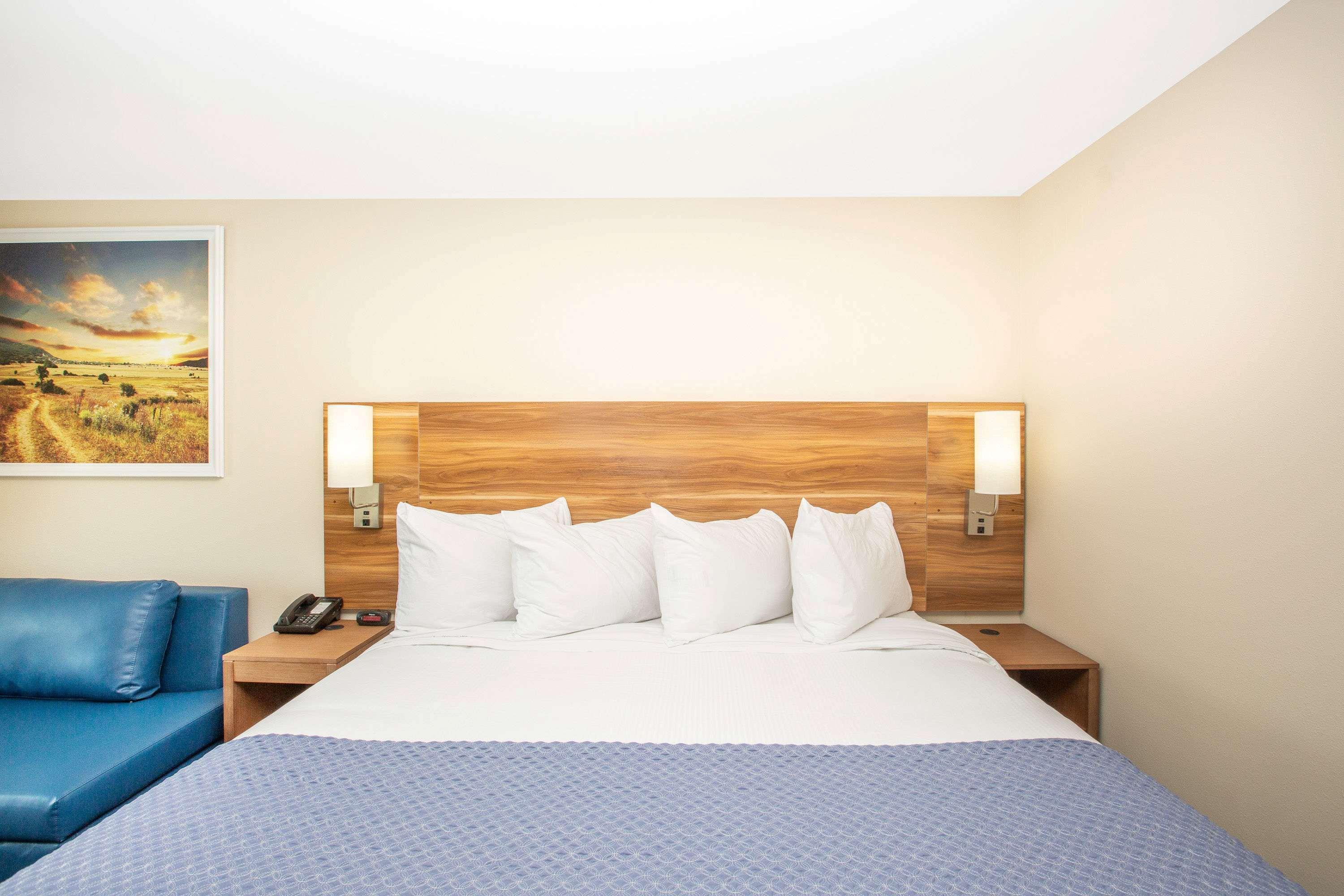 Days Inn & Suites By Wyndham Kearney Ne Extérieur photo