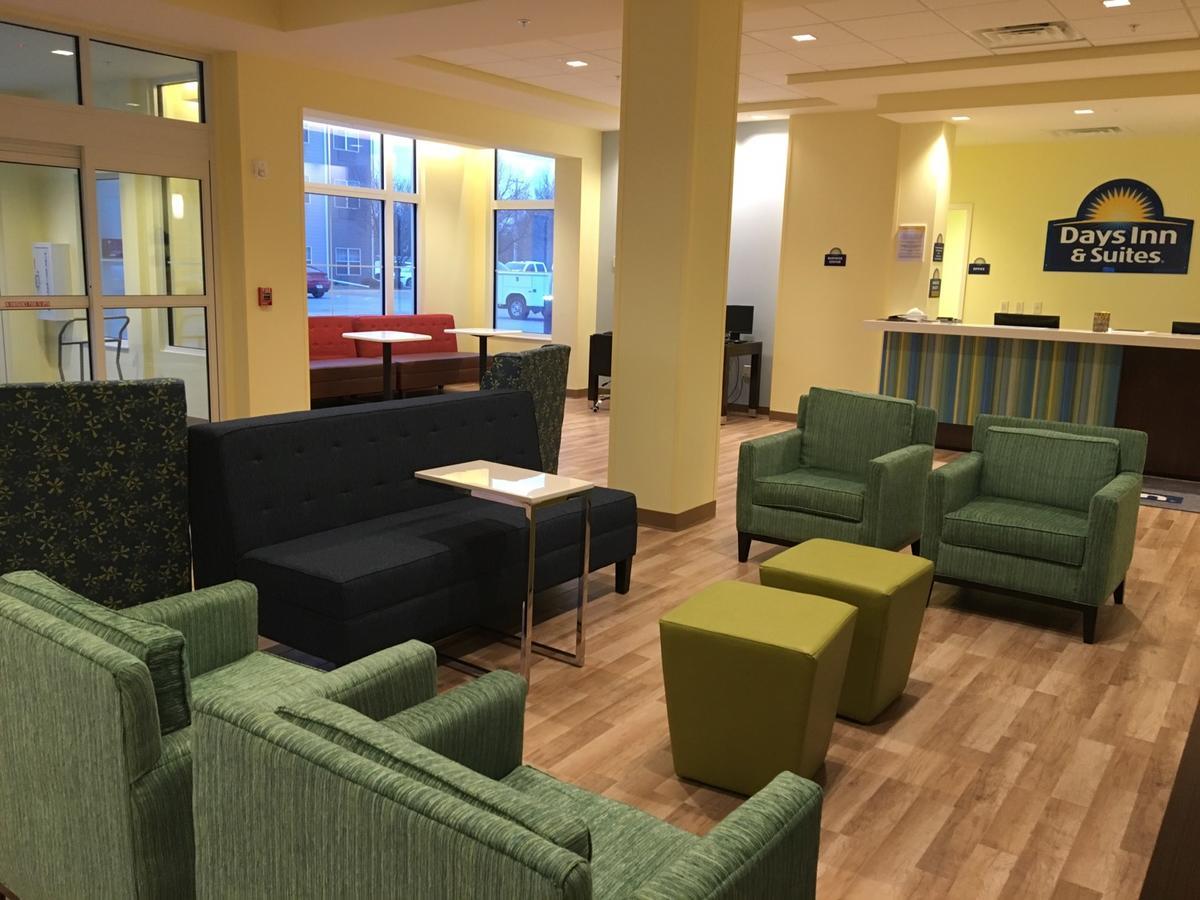 Days Inn & Suites By Wyndham Kearney Ne Extérieur photo