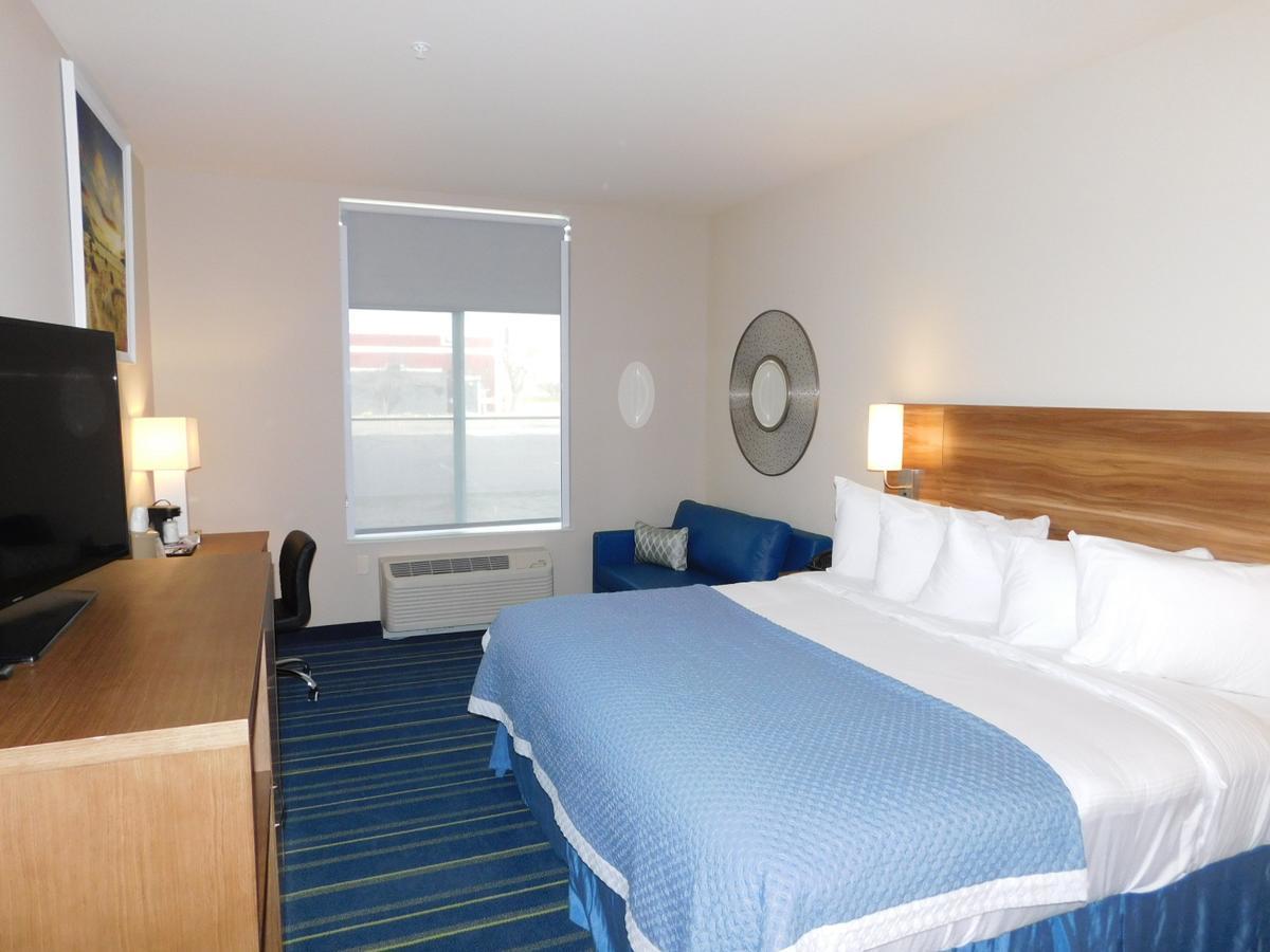 Days Inn & Suites By Wyndham Kearney Ne Extérieur photo