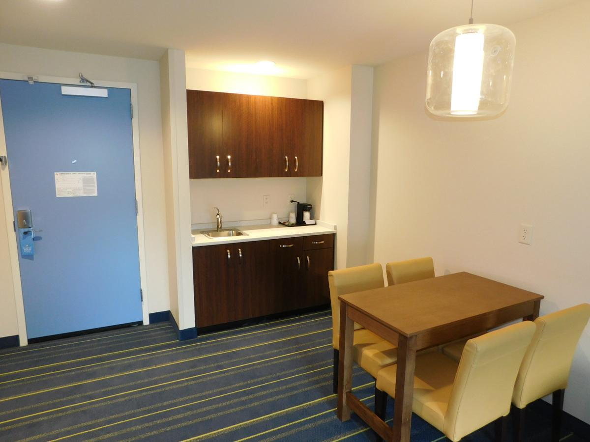 Days Inn & Suites By Wyndham Kearney Ne Extérieur photo