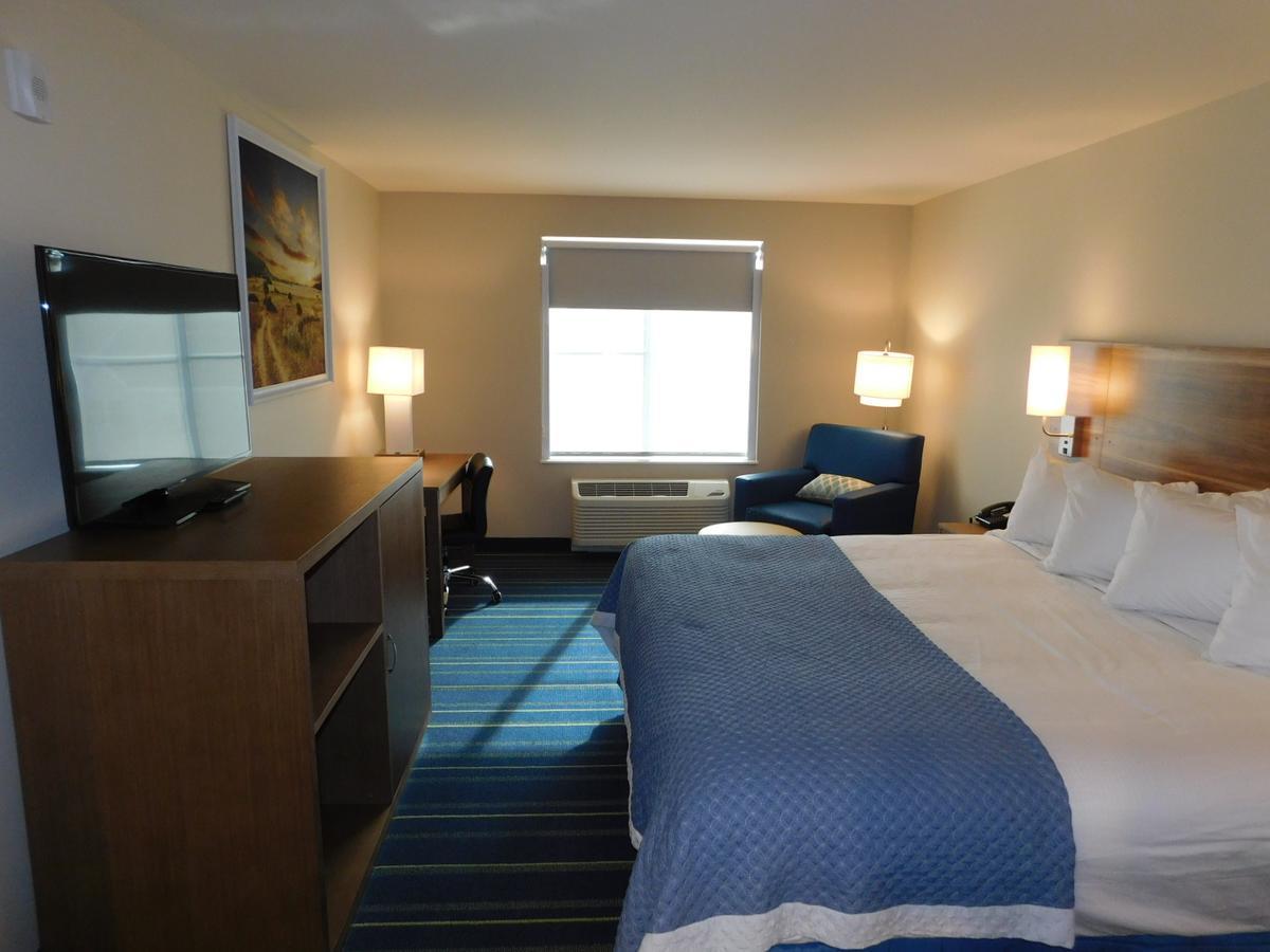 Days Inn & Suites By Wyndham Kearney Ne Extérieur photo