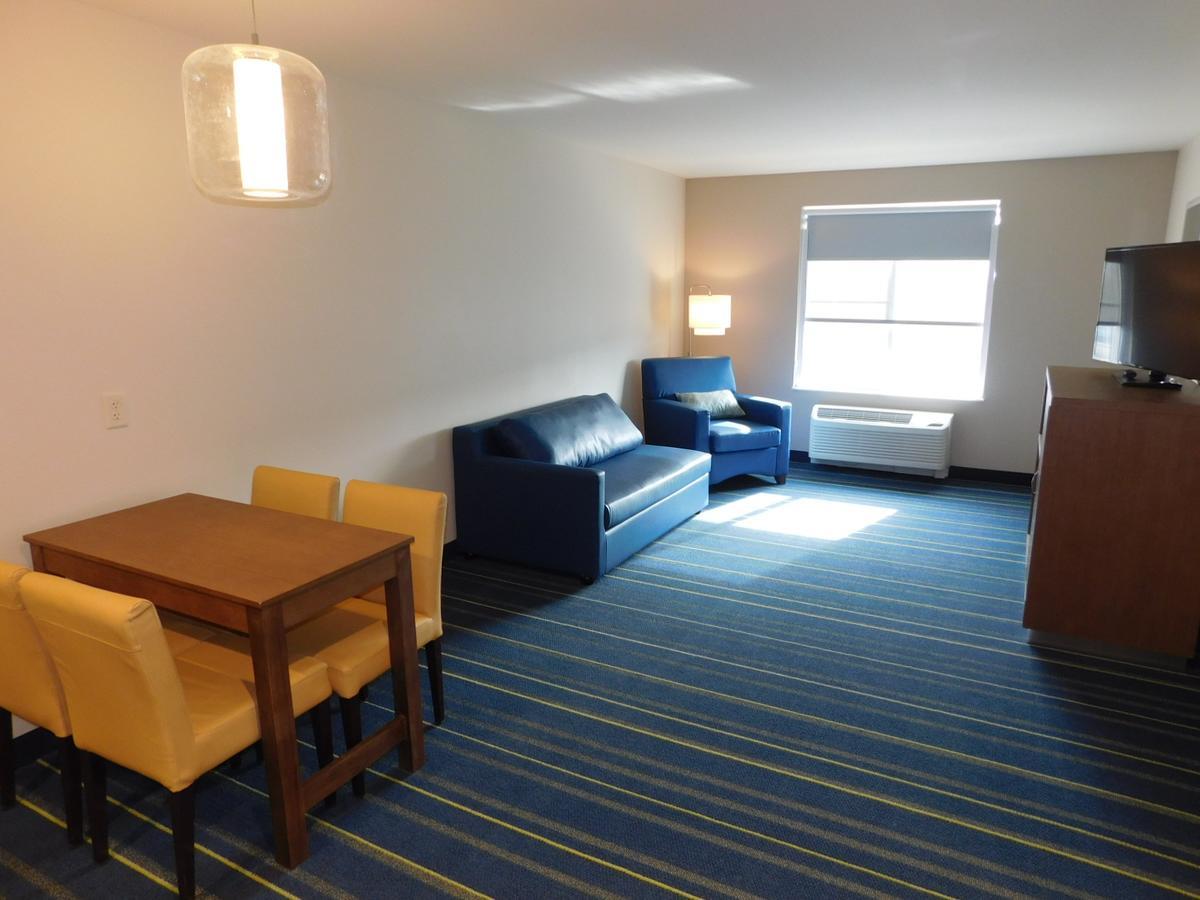 Days Inn & Suites By Wyndham Kearney Ne Extérieur photo