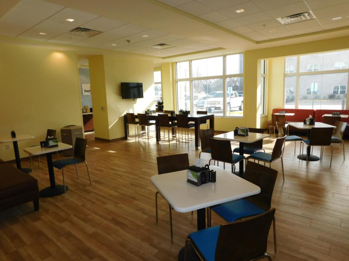 Days Inn & Suites By Wyndham Kearney Ne Extérieur photo