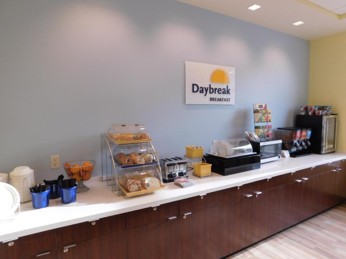 Days Inn & Suites By Wyndham Kearney Ne Extérieur photo