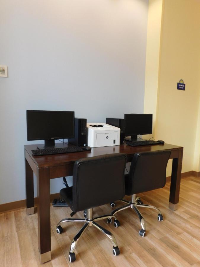 Days Inn & Suites By Wyndham Kearney Ne Extérieur photo